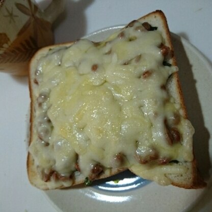 納豆チーズトースト初挑戦！全然違和感なくてびっくりです(゜o゜) ひとりランチの定番に決定♪